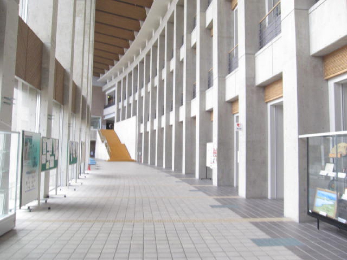 秋田県立大学秋田キャンパスの共通施設棟内