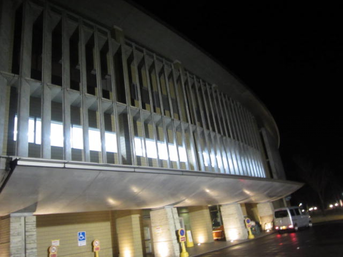 秋田県立大学本荘キャンパスの共有施設棟外観