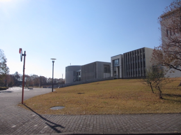 慶應義塾大学 湘南藤沢 アルファ館(本館)