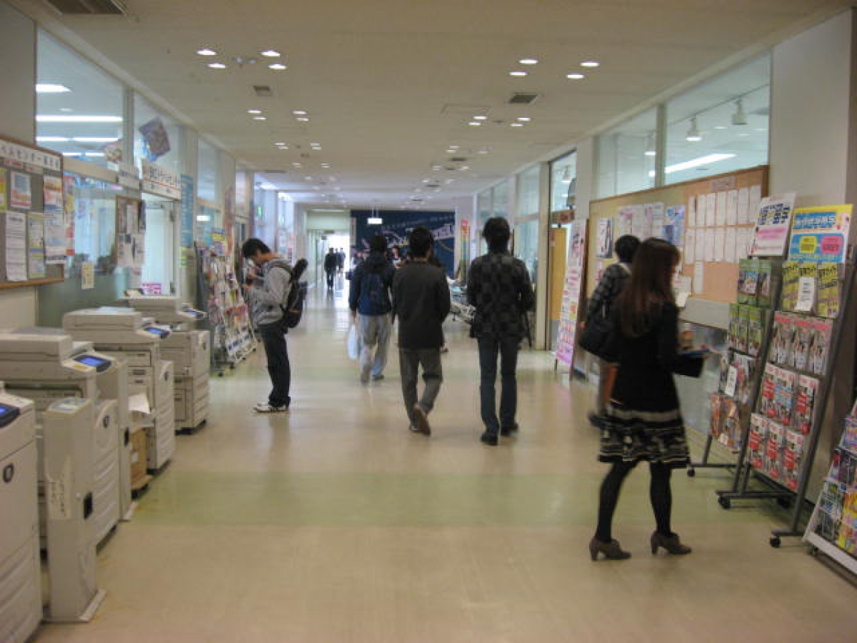 立命館大学　びわこ・くさつキャンパス　購買入口