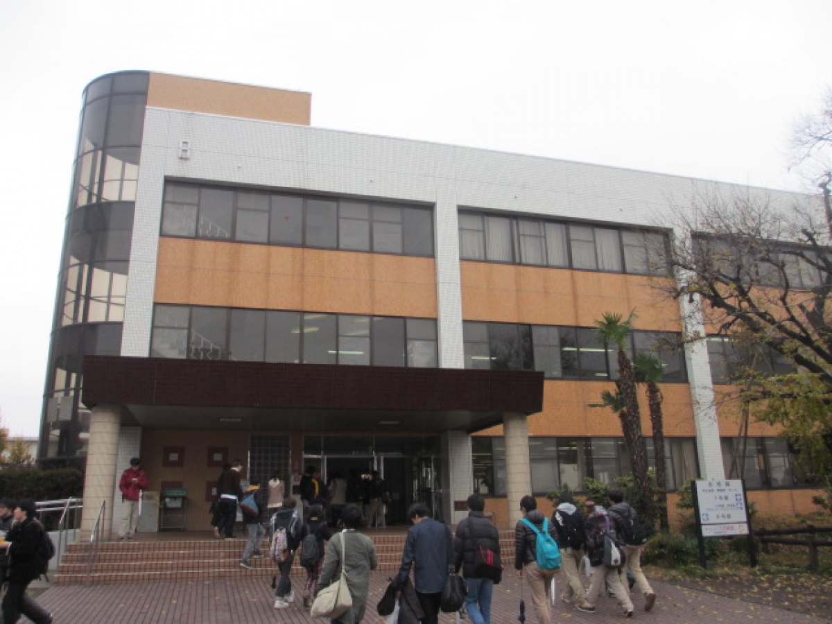 東京工芸大学　厚木　学食１