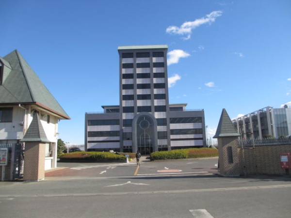 埼玉工業大学 正門