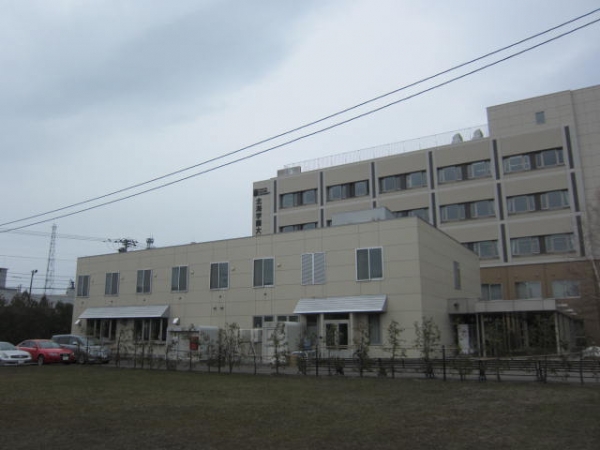 北海学園山鼻の厚生棟外観 理系学生向け採用広告