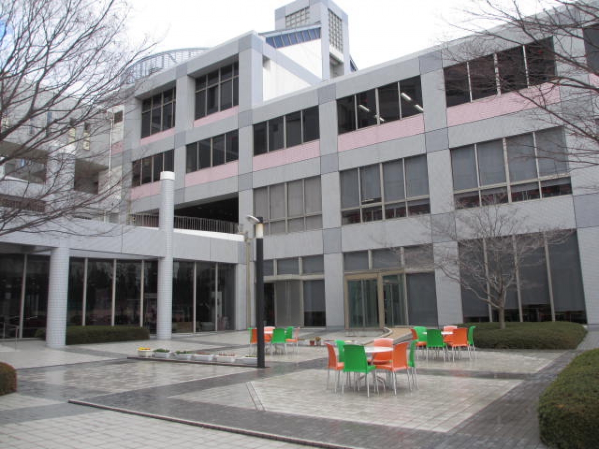 神戸女子大学　ポートアイランドキャンパス　B館外観