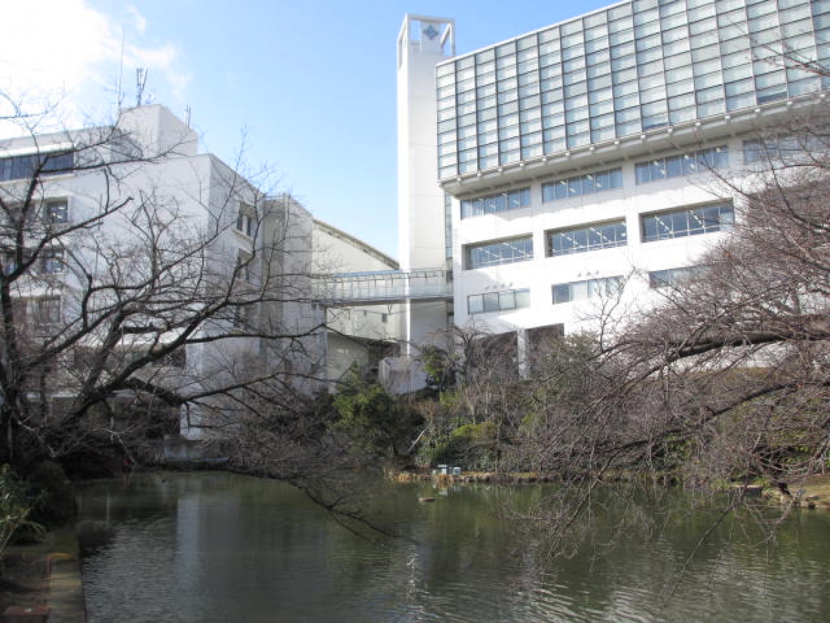神戸薬科大学　校舎外観