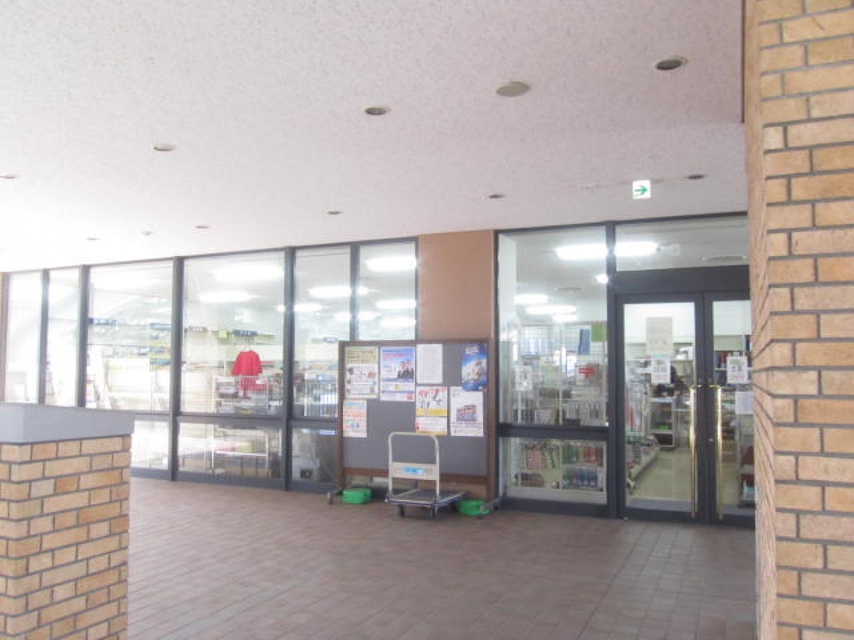 関西外国語大学中宮キャンパスの北館3階書店