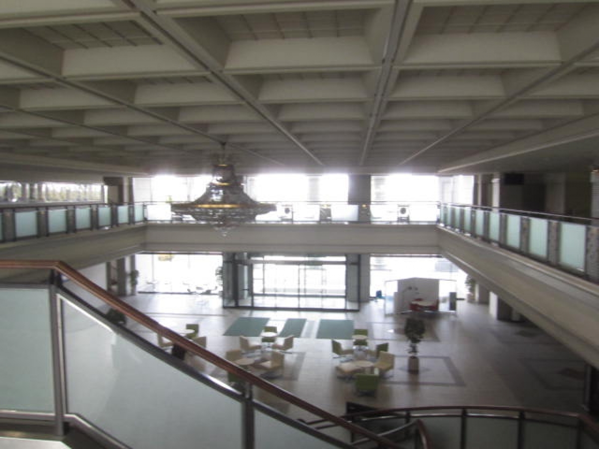 大阪工業大学枚方キャンパスの1号館ホール