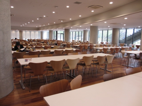 東京理科大学葛飾キャンパスの1F食堂