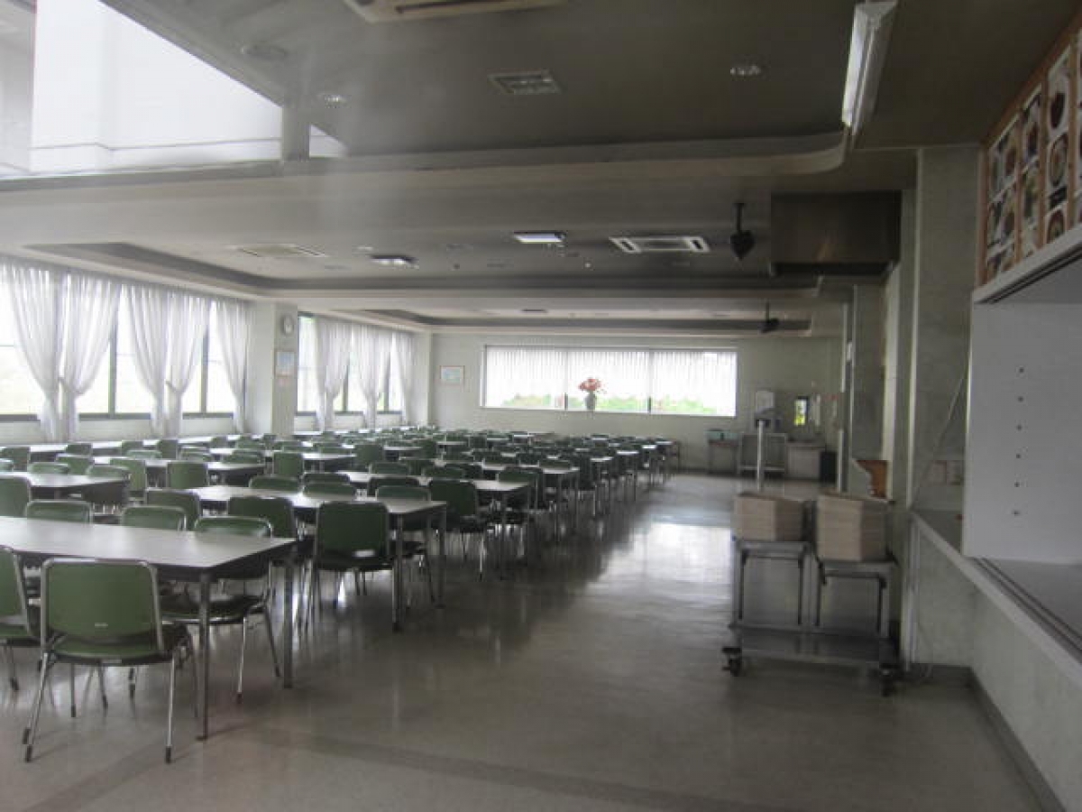 中京学院大学中津川キャンパスのグリーンハウス食堂