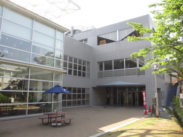 明治大学和泉キャンパスの食堂