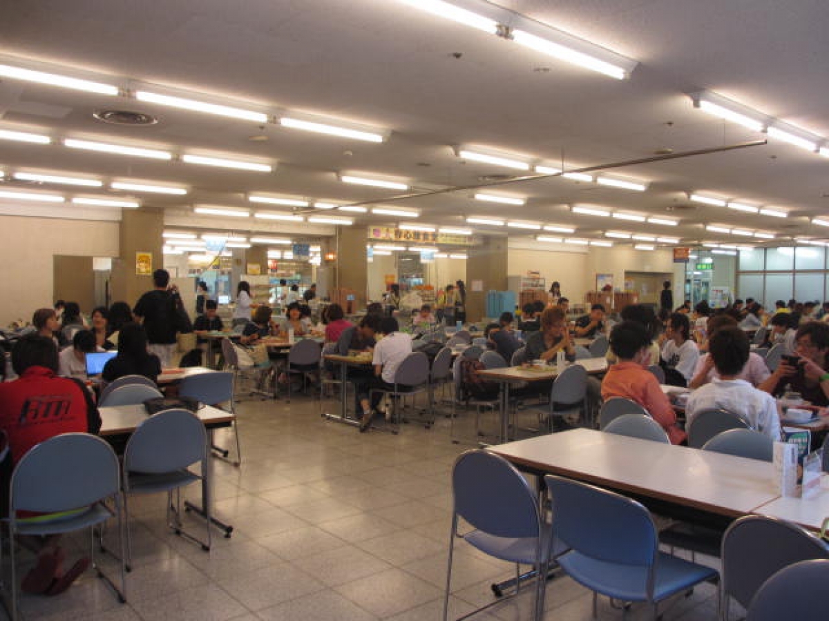 立命館大学　衣笠キャンパス　存心館食堂内観