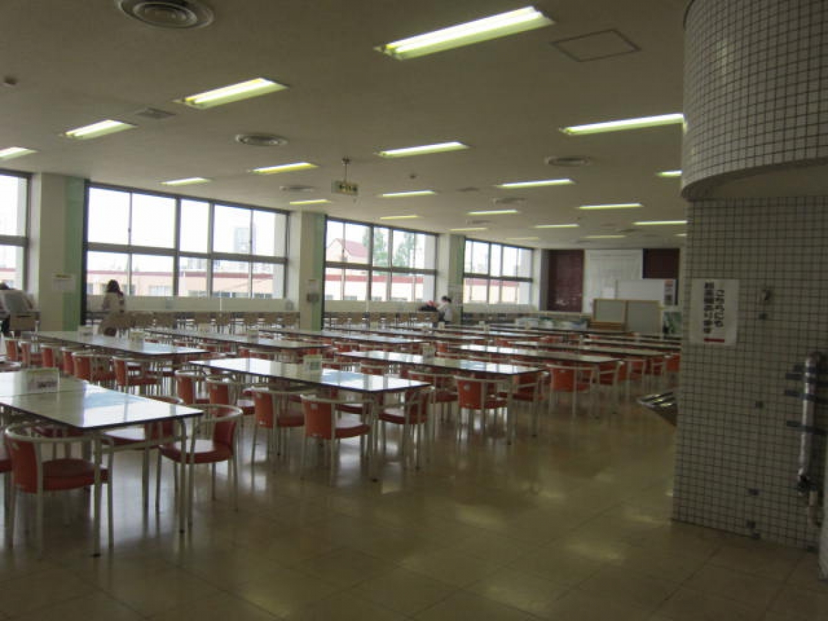 椙山女学園大学星が丘キャンパスで広告