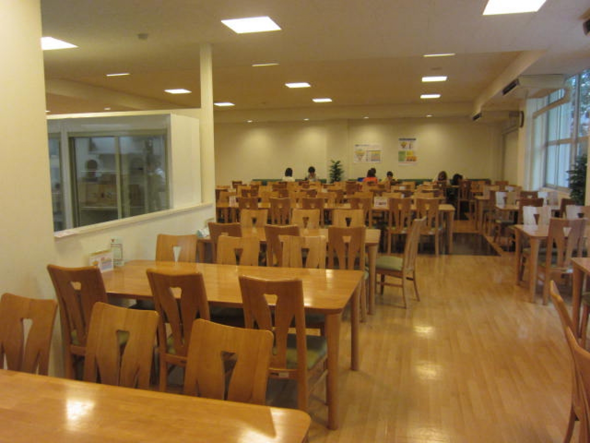 椙山女学園大学星が丘キャンパスで広告
