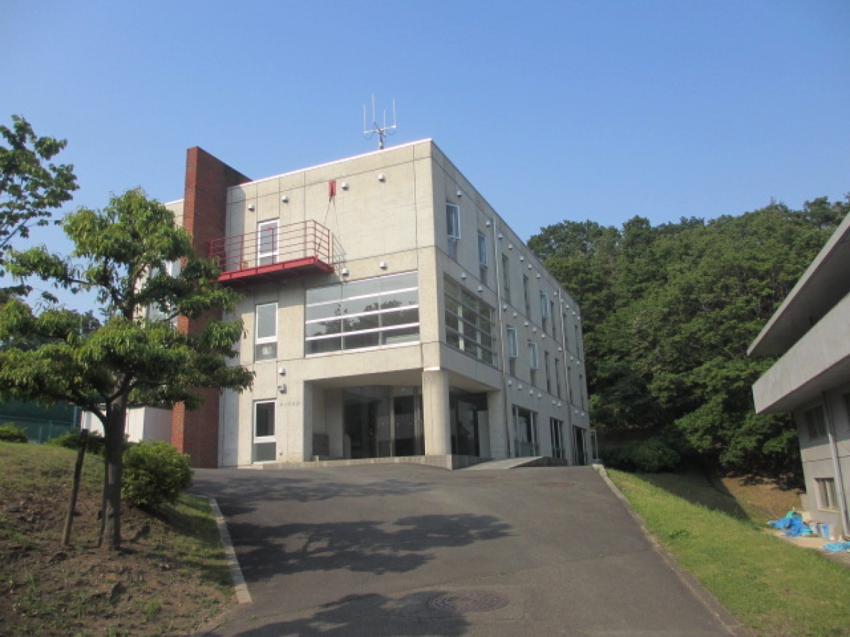 東京薬科大学の部室棟