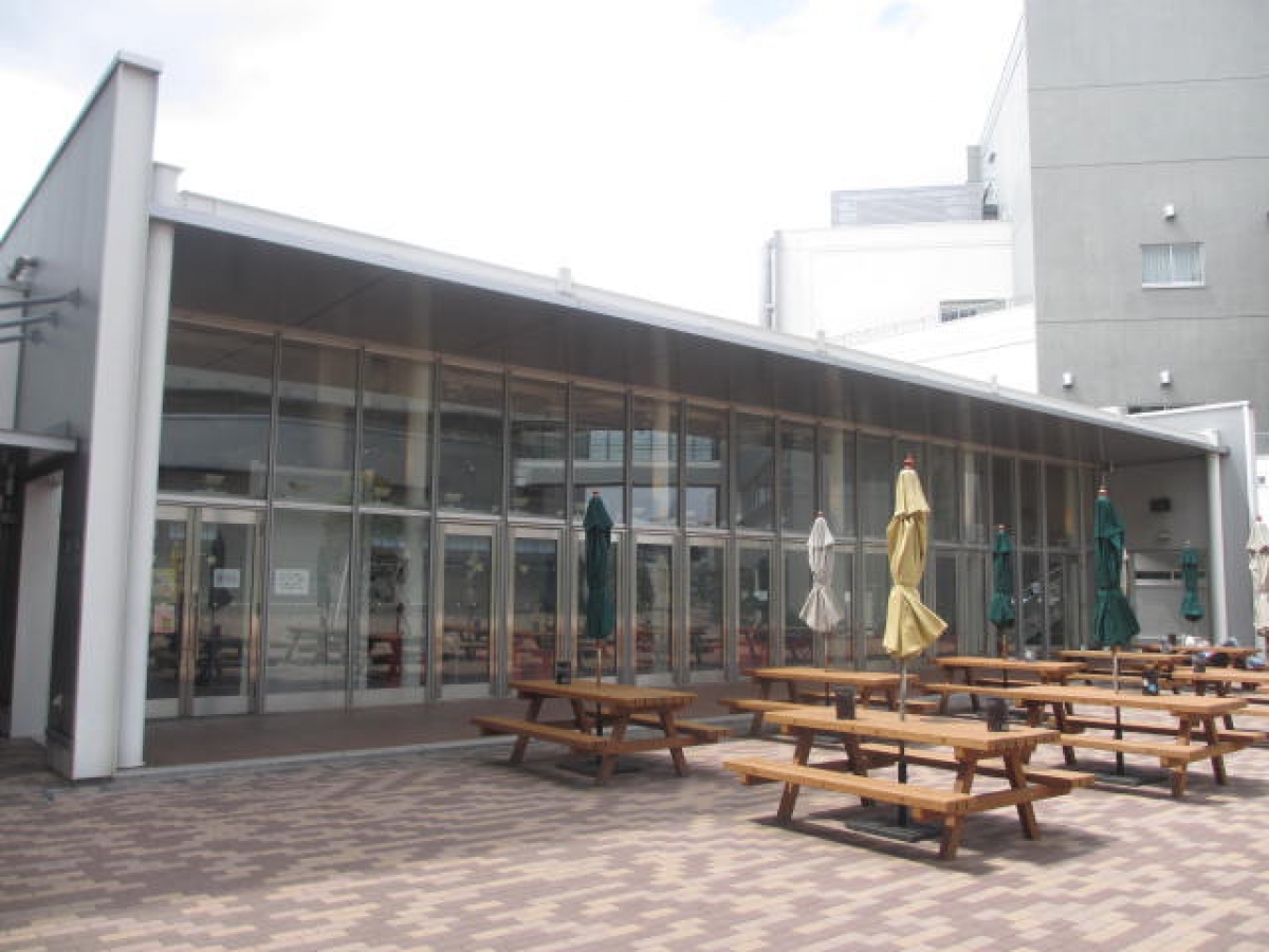 日本大学江古田キャンパスの食堂外観