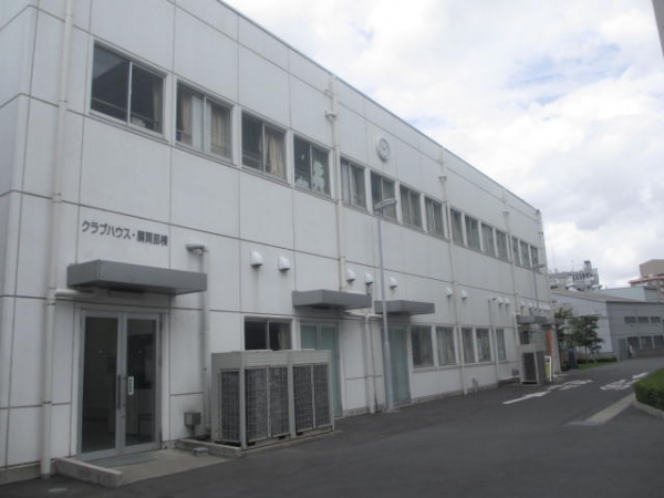 日本大学江古田キャンパスのクラブハウス・購買部棟外観