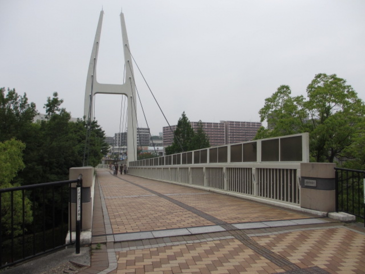 桃山学院大学のまなびの橋