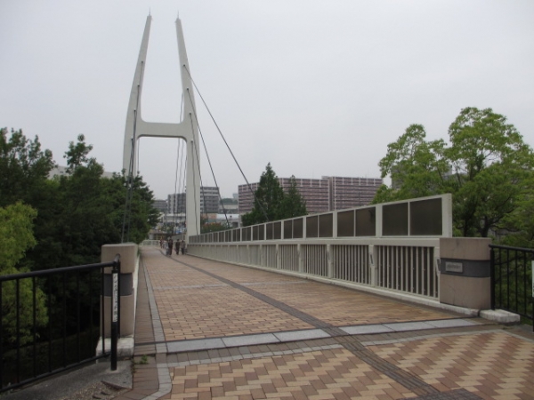 桃山学院大学 まなびの橋