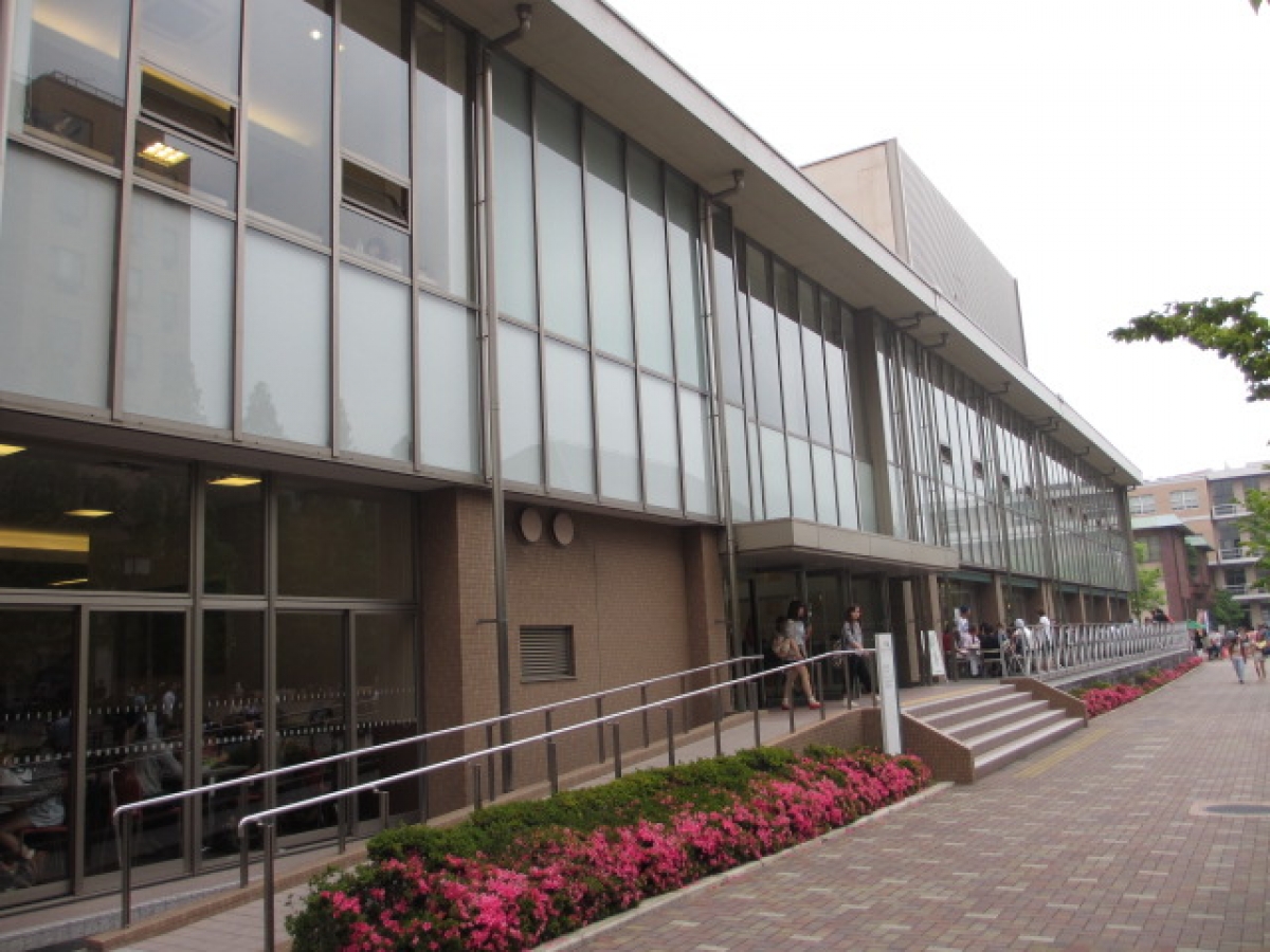 阪南大学本キャンパスの3号館