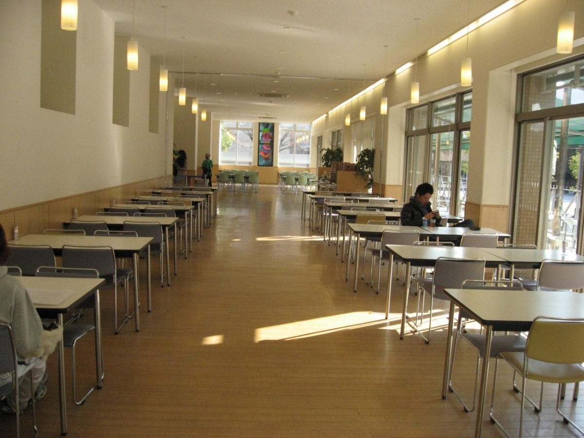 阪南大学本キャンパスの食堂