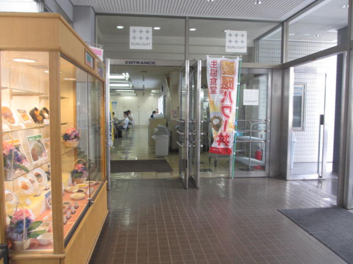 慶應義塾大学　矢上キャンパス　食堂入口