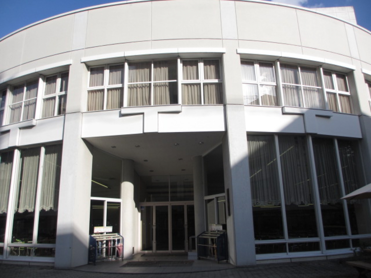 広島文教大学　学食外観