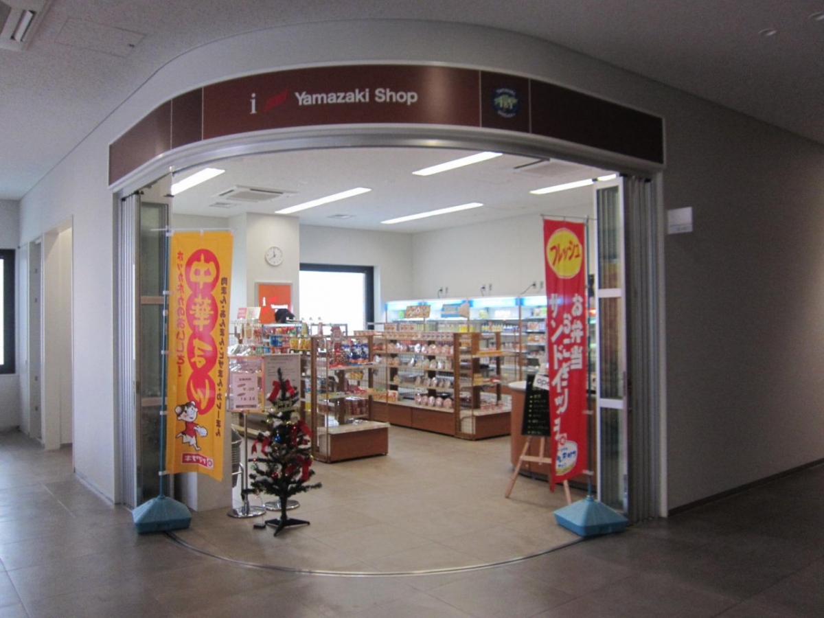 札幌国際大学の２号館コンビニ　売店広告　プロモーション