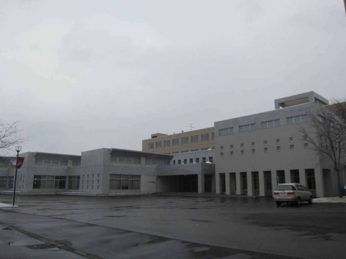 北海道文教大学の会館と2号館　学生会館　広告