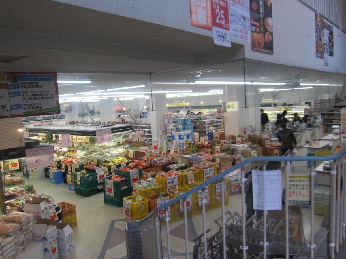 室蘭工業大学のパレット1階　売店広告　大学内広告