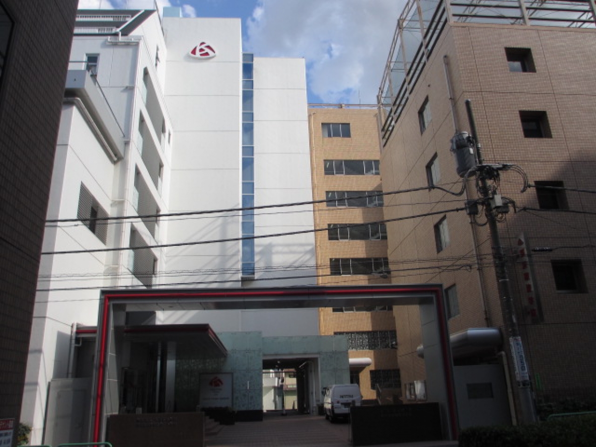 東京家政学院大学三番町キャンパスの正門