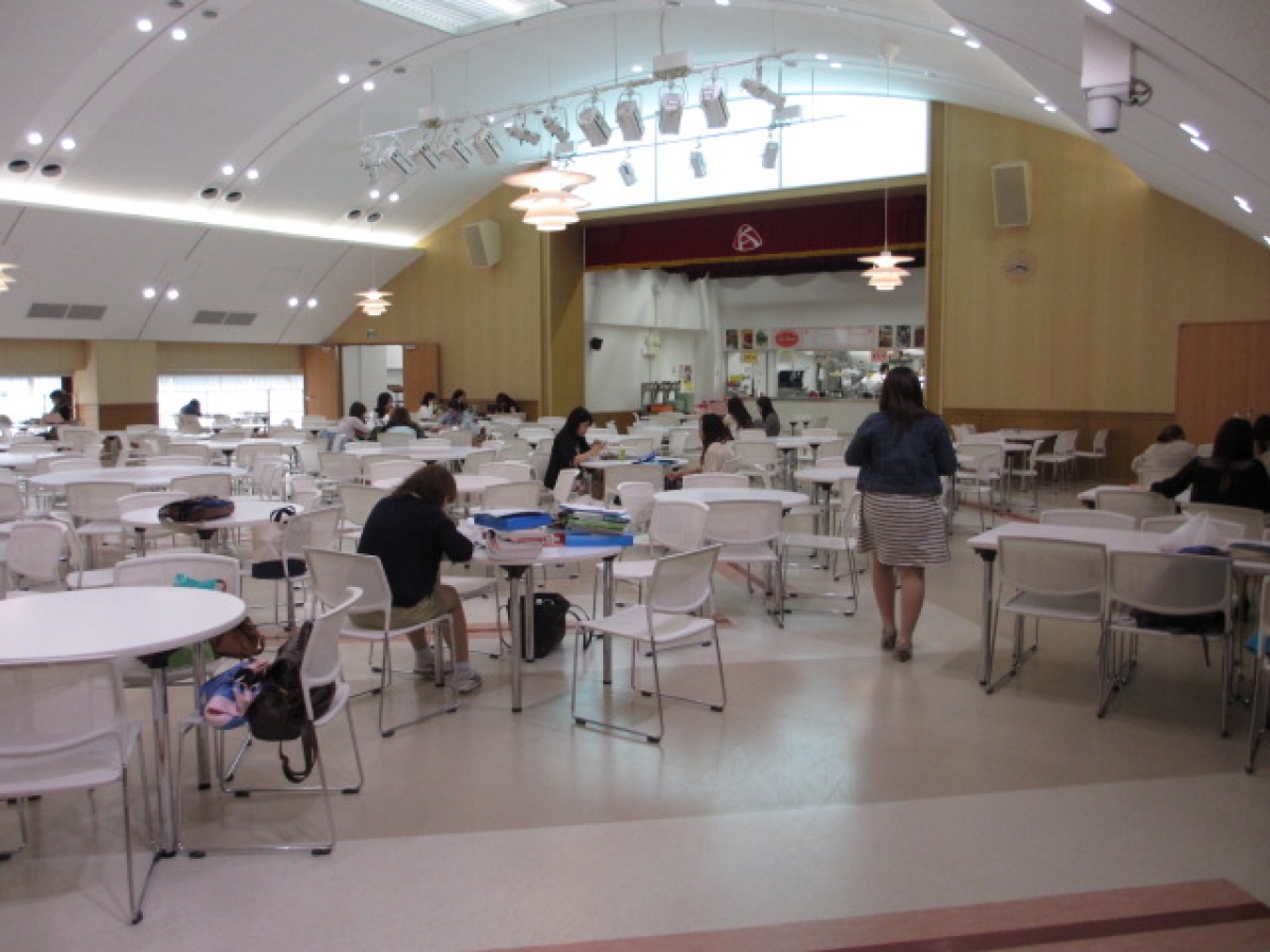 東京家政学院大学三番町キャンパスの食堂