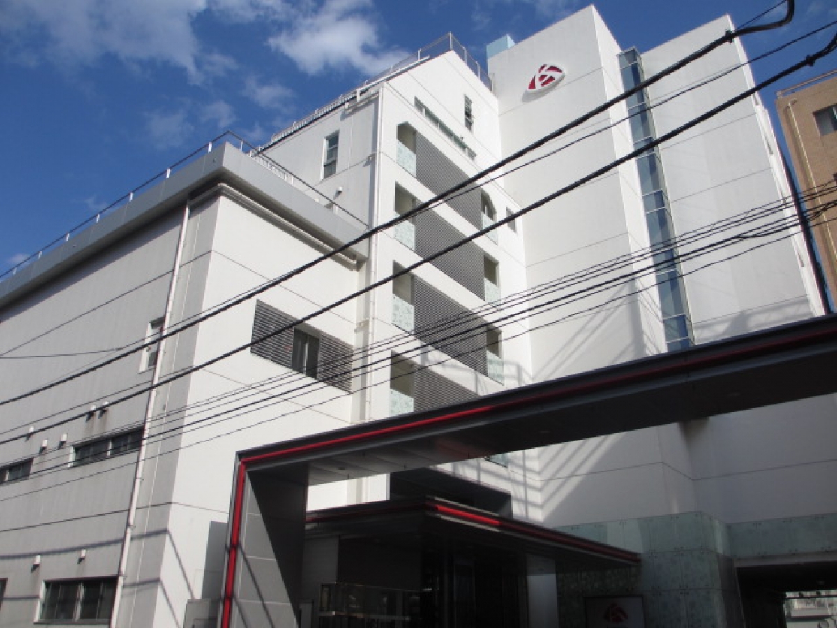 東京家政学院大学三番町キャンパスの校舎外観