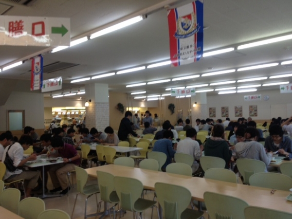 横浜国立大学 第二食堂内観