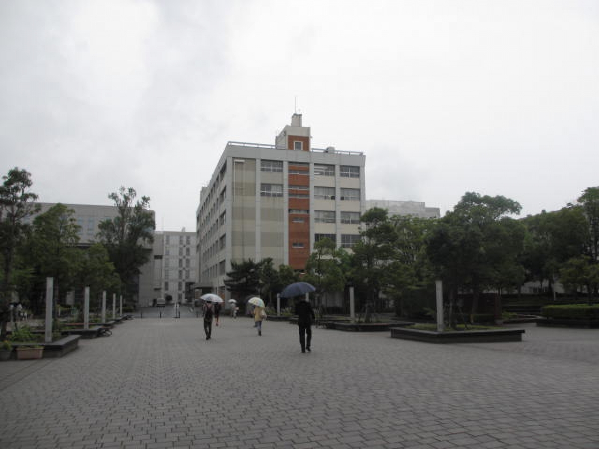 関東学院大学　金沢八景キャンパス　オリーブ広場