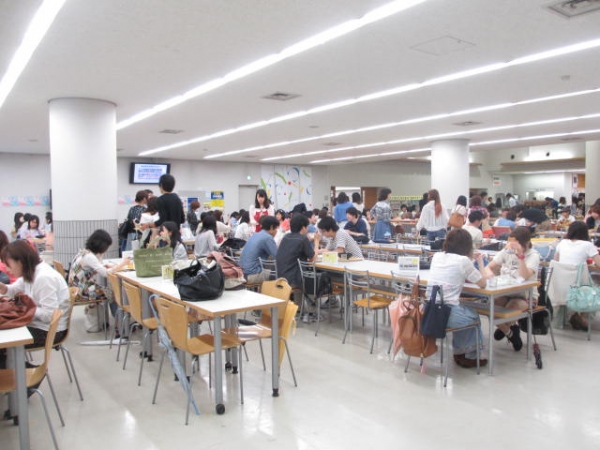 横浜市立大学 金沢八景キャンパス 食堂内観