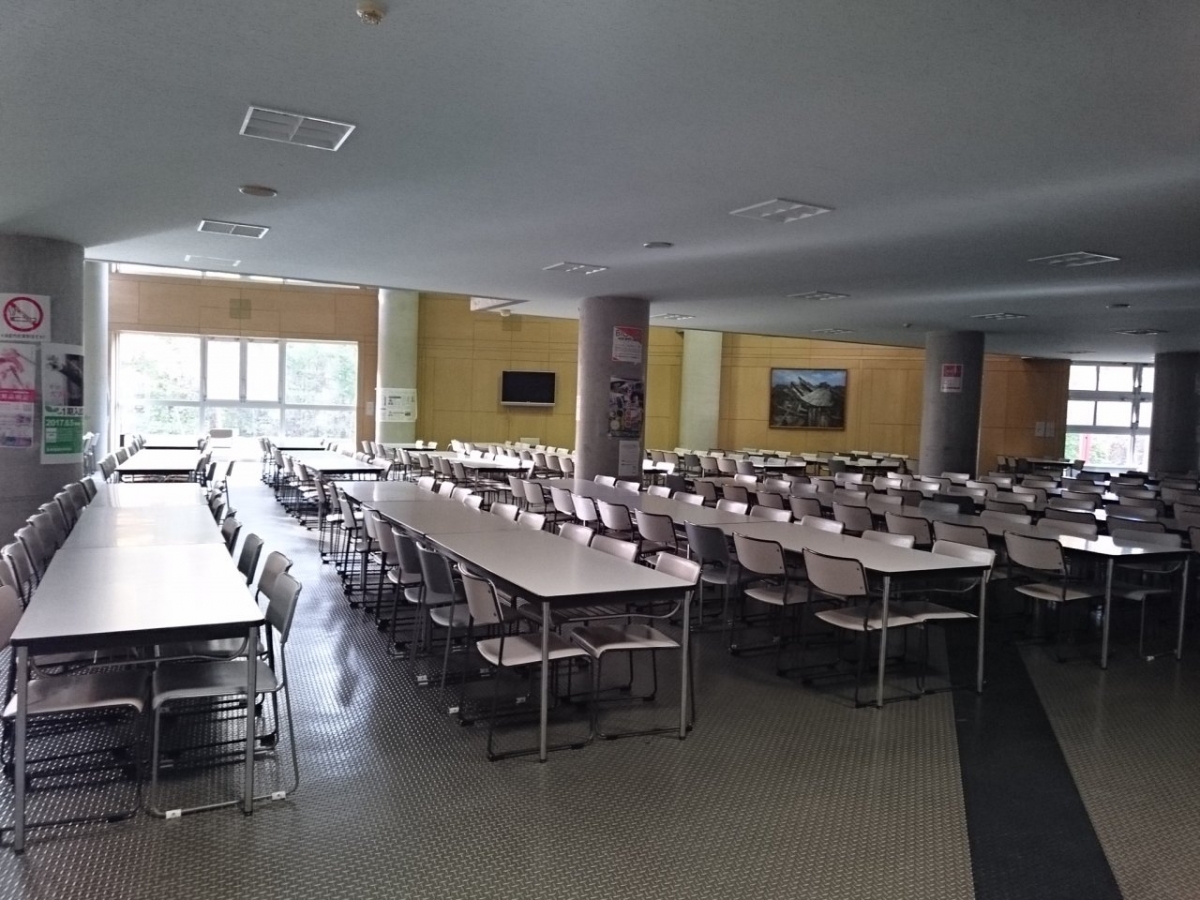 東京農業大学オホーツク　学食広告　比較