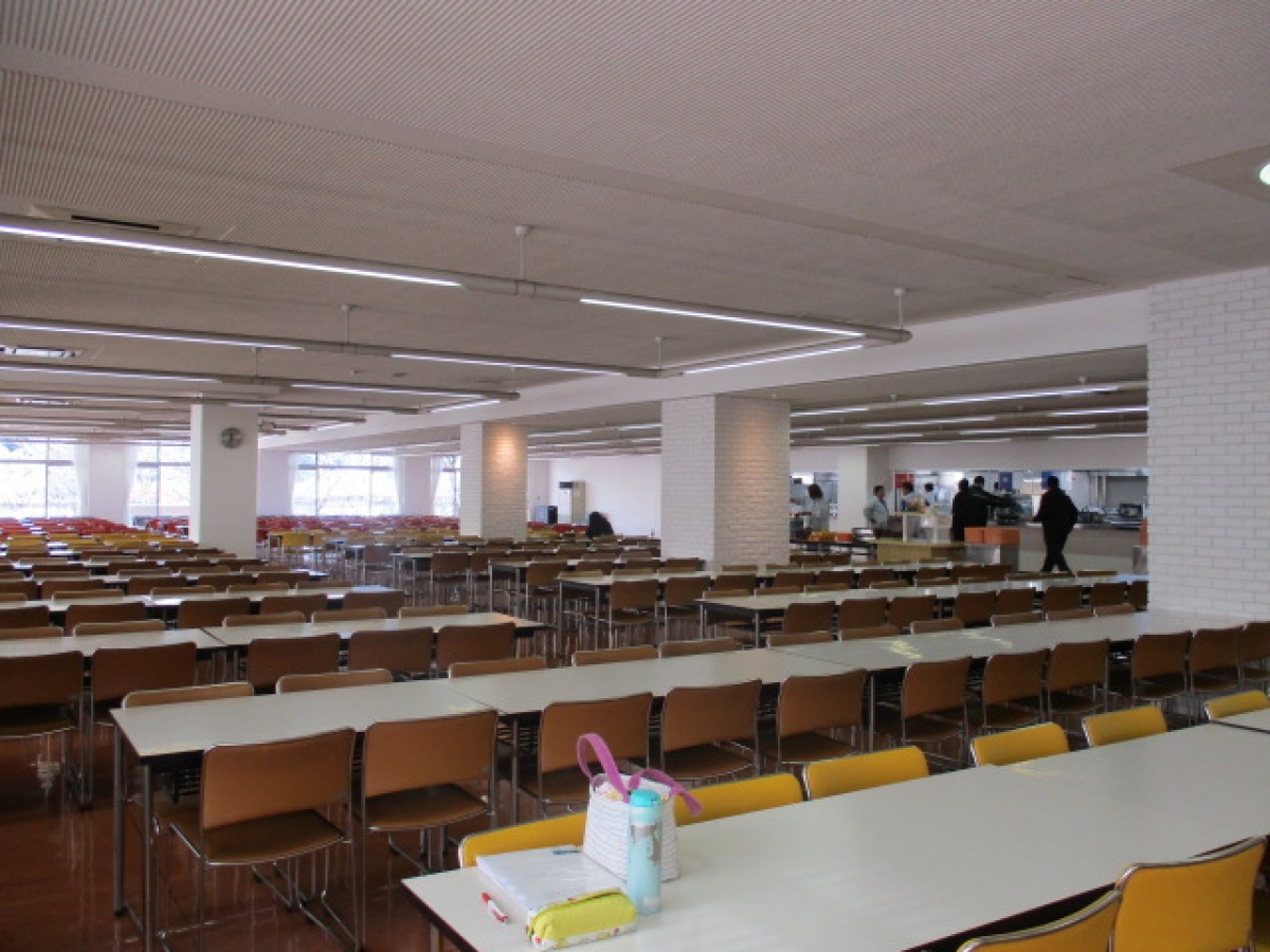 東京家政学院大学町田キャンパスの食堂