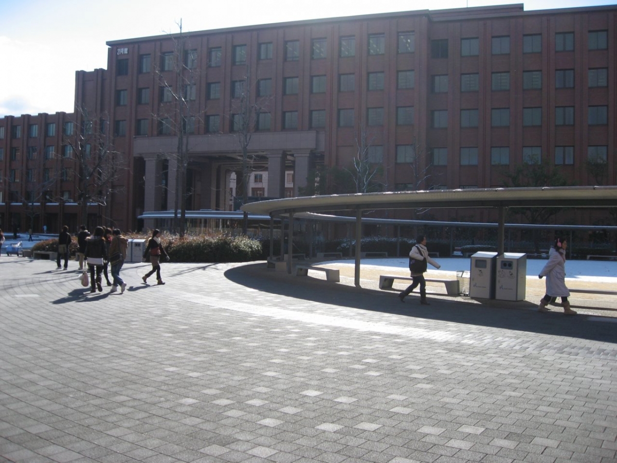龍谷大学　深草　中庭