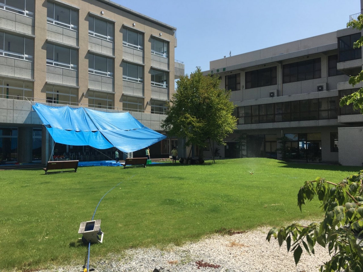 西九州大学　佐賀キャンパス　中庭
