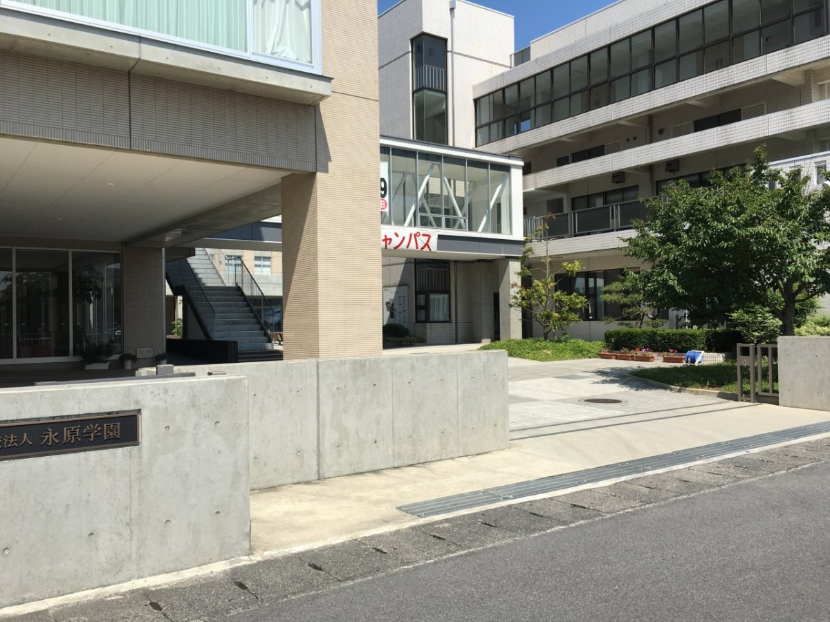西九州大学　佐賀キャンパス　正門